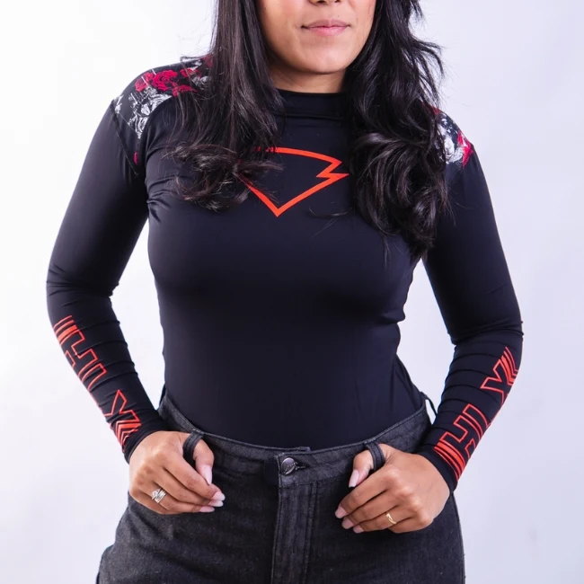 Blusa Segunda Pele Feminina Caveiras e Rosas Vermelhas da HLX