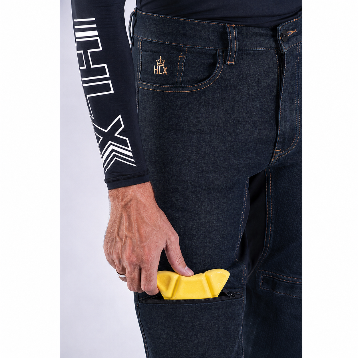 Calça Spirit Comfort — proteção removível no joelho com zíper